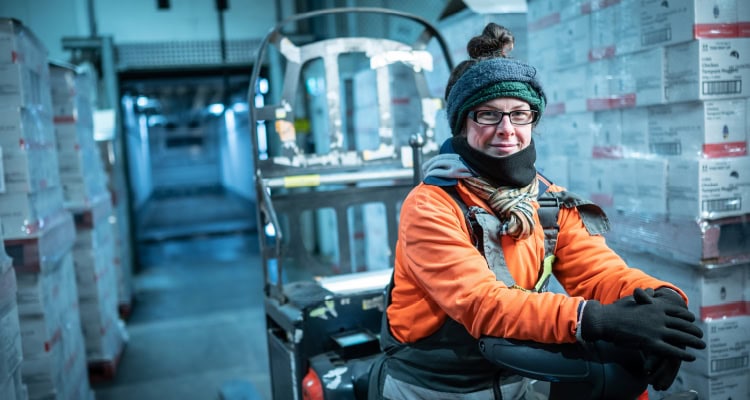 Combining high touch with high tech, Americold ensures product integrity with AI-enabled tracking, predictive analytics, and real-time monitoring.