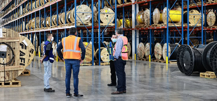 Sunset Transportation provides cross-border logistics and warehouse solutions.