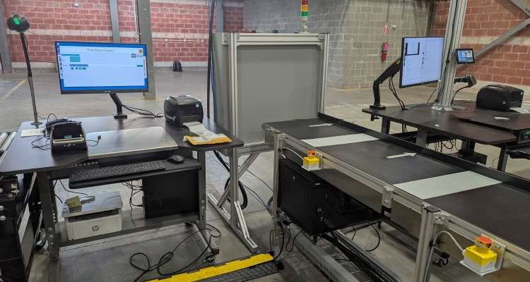 Passport Global maneja las complejidades de los aranceles, impuestos y despacho de aduanas para ayudar a los transportistas urgentes a evitar demoras fronterizas.