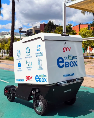 Scoobic MED is an electric autonomous vehicle with 5G connectivity.