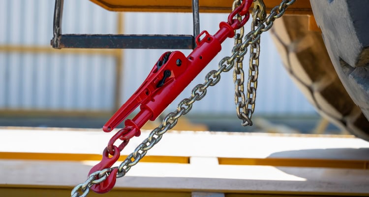 Universal Restraint Systems’ Bulldog Binder is a heavy-duty chain load binder designed for long-haul transport.