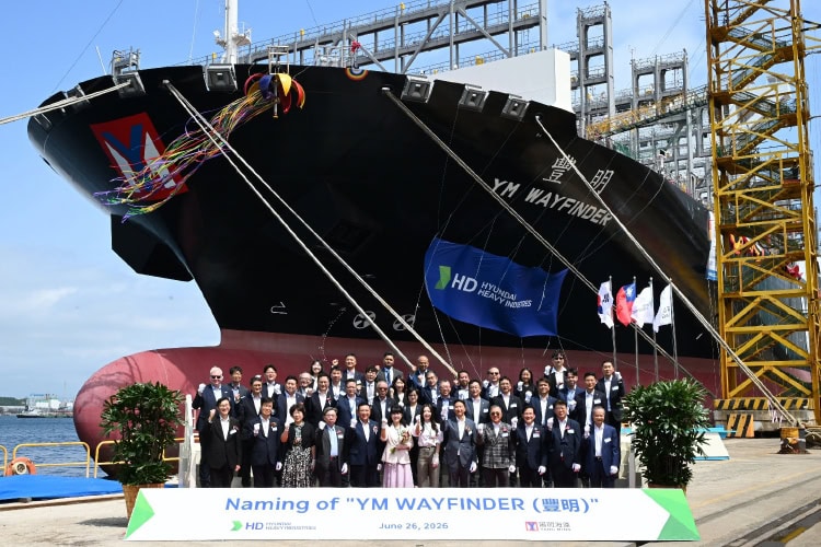 Yang Ming named its third 15,500-TEU LNG dual-fuel container vessel YM Wayfinder.
