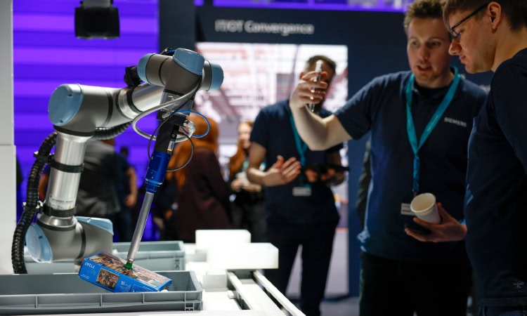 Siemens’ Simatic Robot Pick AI Pro software in action