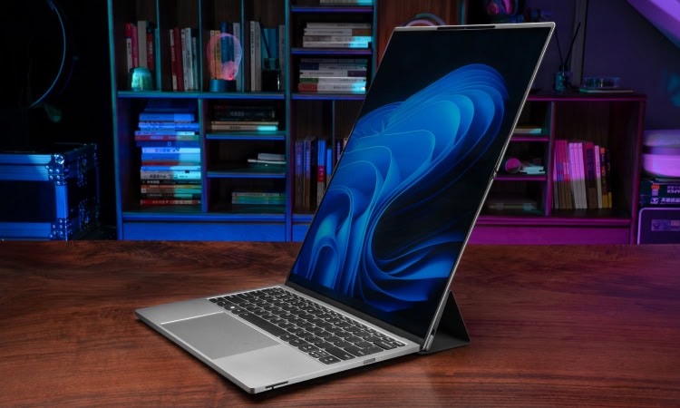 Global technology company Lenovo designs its products with circularity in mind from the start, ensuring they can be recycled and reused at the end of their life cycle.