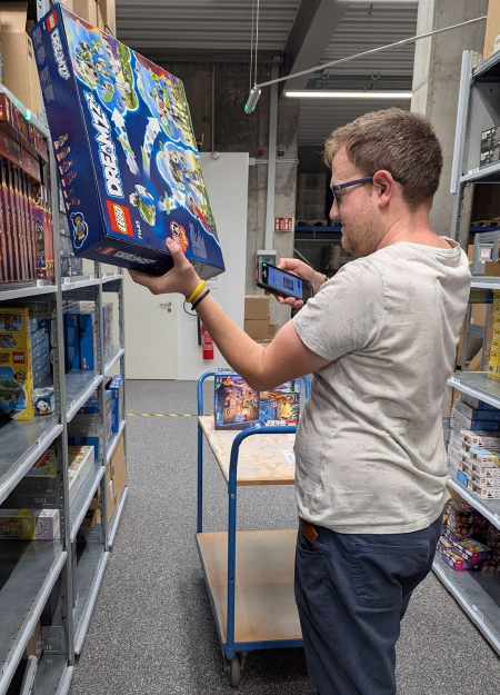 Switzerland’s ESPAS, a non-profit foundation for labor integration that manages ecommerce fulfillment for various web shops, and Germany’s Steinehelden, a non-profit company that operates an online shop for LEGO products, are using Descartes’ ecommerce WMS to optimize ecommerce fulfillment processes, reduce error rates and increase customer satisfaction.