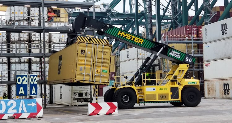 Hyster’s hydrogen fuel cell-powered ReachStacker was named a transformative product in the 2025 BIG Innovation Awards.