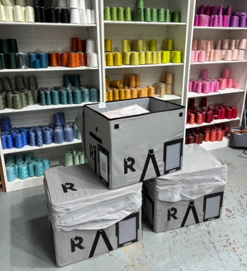 Lola Valentina adopted the reusable packaging system developed by FedEx and Returnity.