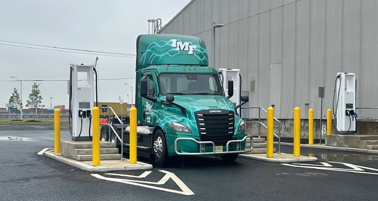 As part of its focus on sustainability in drayage, the Port of New York and New Jersey opened a new electric charging station at the Port Newark terminal.