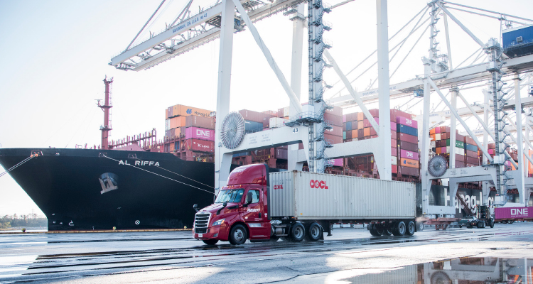 An Averitt truck at the Port of Savannah, where the company has expanded its services to include drayage and transload for many LTL customers in recent years.