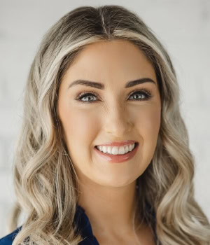 Headshot of Karli Sage, Vice President, Supply Chain Management, Technology, and Engineering, Southern Glazer’s Wine & Spirits.