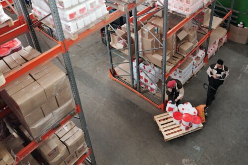 cajas en almacen